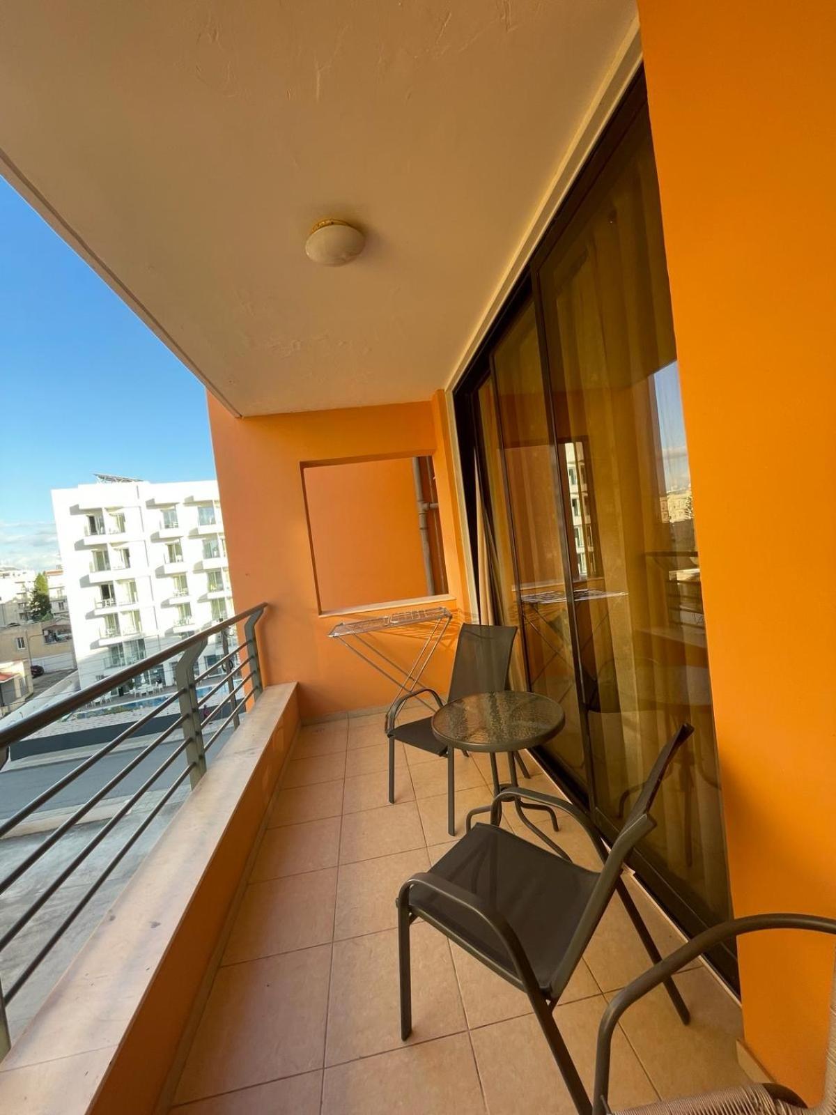 Vip Resort Apartment On Makenzie Beach Ларнака Экстерьер фото