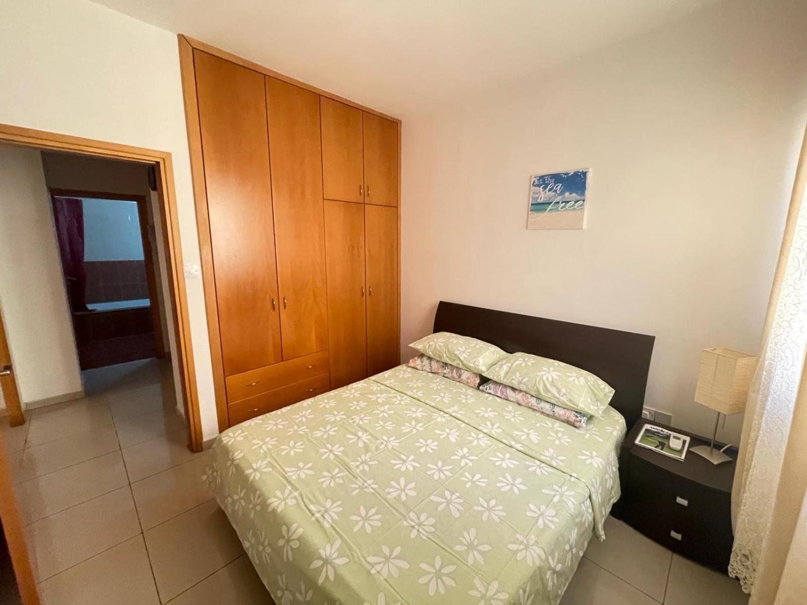 Vip Resort Apartment On Makenzie Beach Ларнака Экстерьер фото