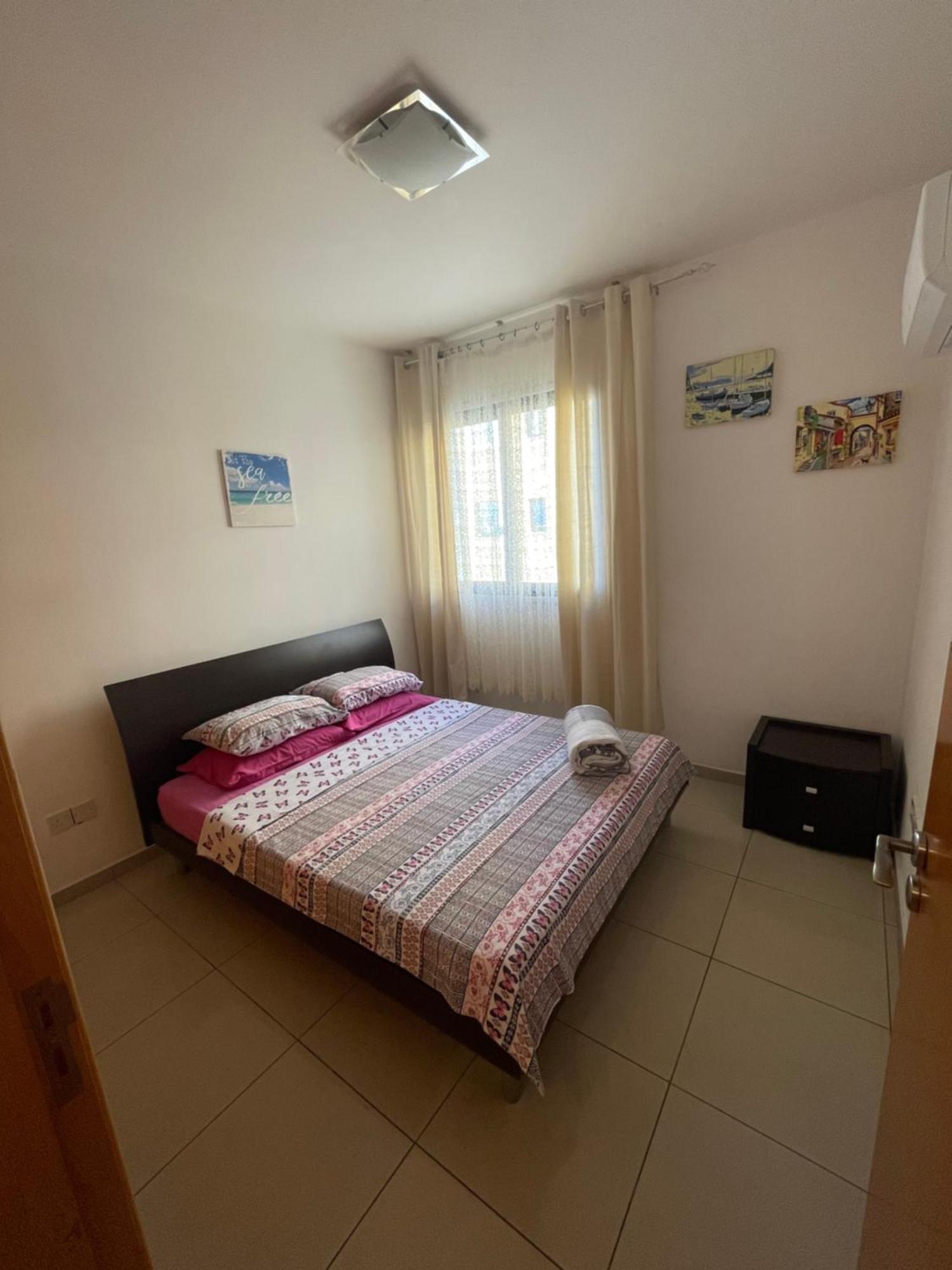 Vip Resort Apartment On Makenzie Beach Ларнака Экстерьер фото
